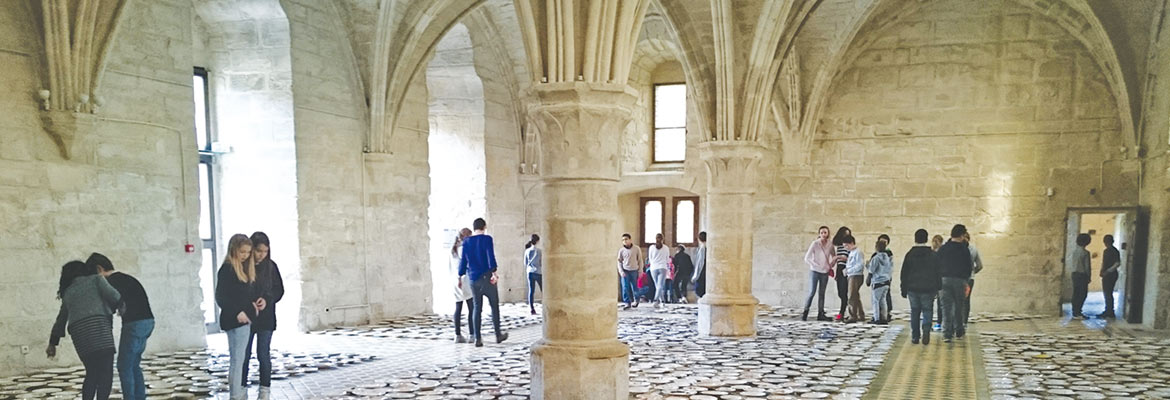 Eleves-projet-artistique-abbaye-maubuisson Des 3es du collège Saint-Charles de Cormeilles-en-Parisis (95) ont participé à un projet d’éducation artistique et culturelle avec l’Abbaye de Maubuisson