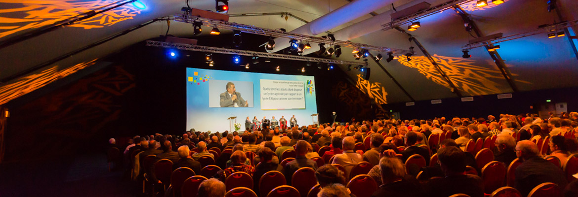 CNEAP-congres-enseignement-catholique Sur trois jours, le Congrès 2016 du Cneap a réuni plus de 800 participants. © F. Beloncle
